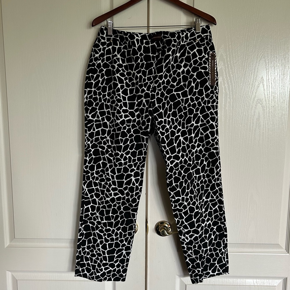 Dana Buchanan black tie giraffe print flat front ankle length pants size 14